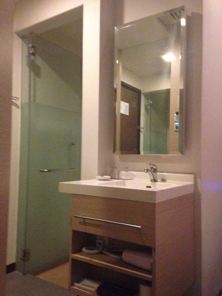 Aqueen Hotel Balestier Singapore Exterior foto